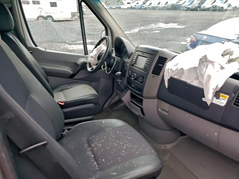 Photo 8 from auction – 2014 MERCEDES-BENZ SPRINTER 3 with VIN WD3PF4CC1E5908987