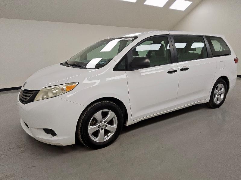 TOYOTA SIENNA 2016 with VIN 5TDZK3DCXGS717911 - Photo from auction