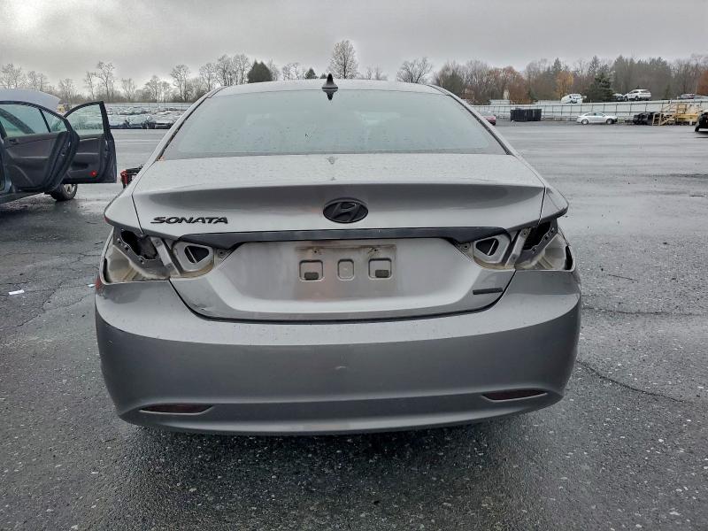 Photo 6 from auction – 2011 HYUNDAI SONATA SE with VIN 5NPEC4AC1BH105729