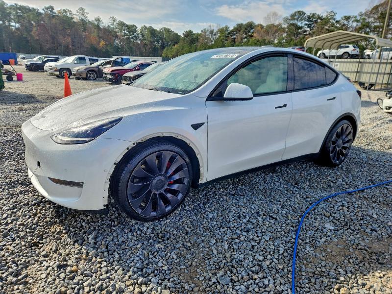 TESLA MODEL Y 2021 z numerem VIN 5YJYGDEF2MF251726 - Zdjęcie z aukcji