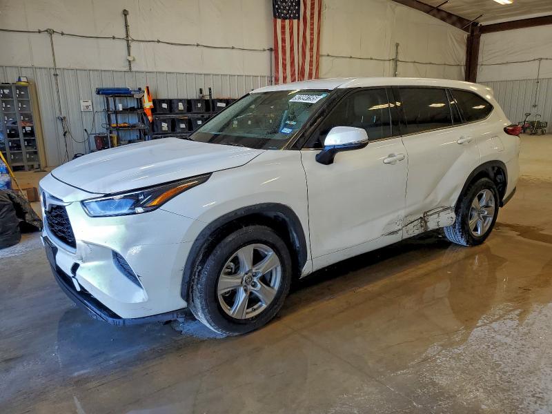 TOYOTA HIGHLANDER 2021 with VIN 5TDCZRAH1MS048976 - Photo from auction