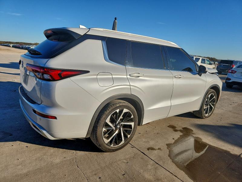 Photo 3 from auction – 2022 MITSUBISHI OUTLANDER with VIN JA4J3VA82NZ070772