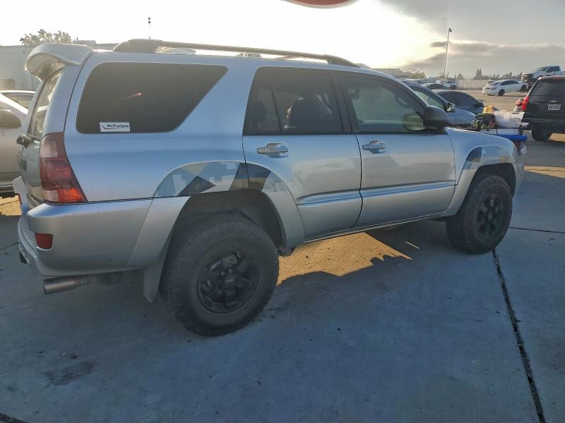 Photo 3 from auction – 2004 TOYOTA 4RUNNER SR with VIN JTEBU14R540027899