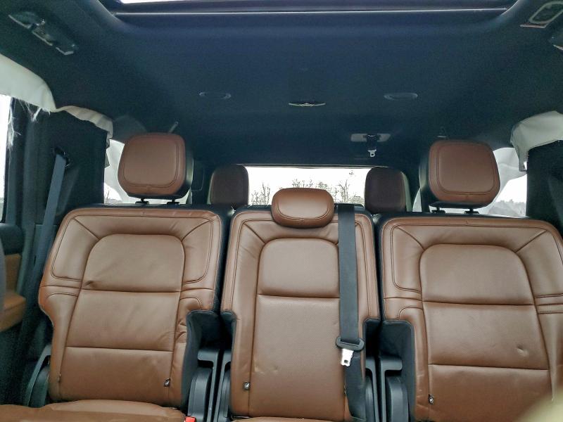 Photo 10 from auction – 2022 LINCOLN NAVIGATOR with VIN 5LMJJ3LT8NEL14099
