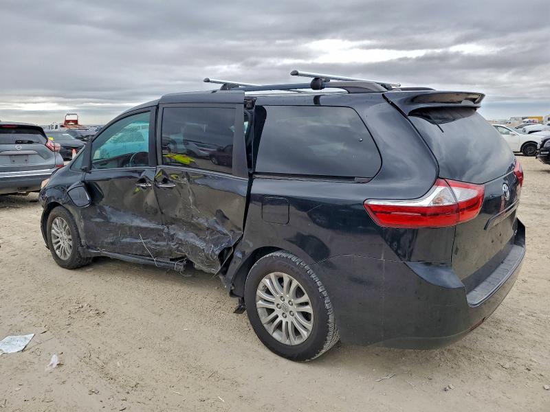 Photo 2 from auction – 2016 TOYOTA SIENNA XLE with VIN 5TDYK3DC6GS694557