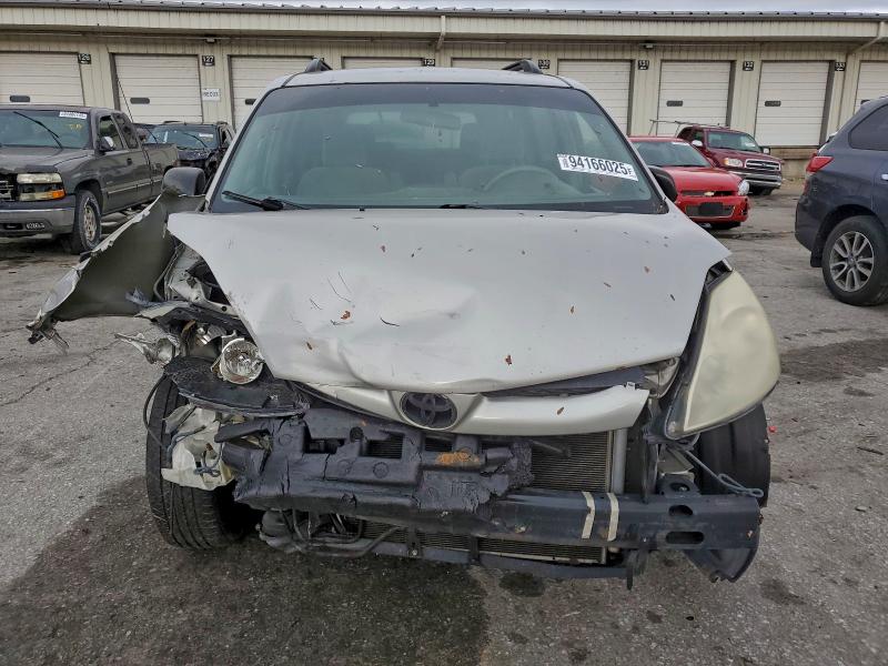 Photo 5 from auction – 2010 TOYOTA SIENNA with VIN 5TDKK4CC5AS293764