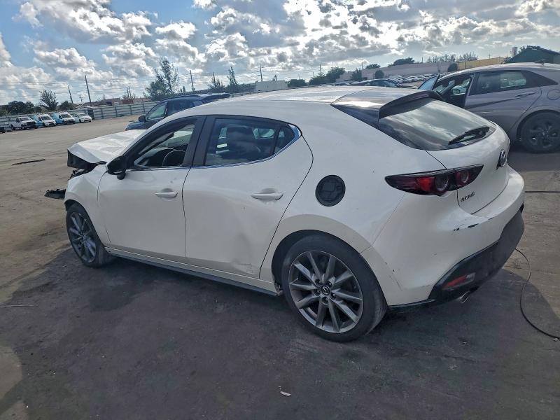 Photo 2 from auction – 2021 MAZDA 3 with VIN JM1BPAKL2M1302035
