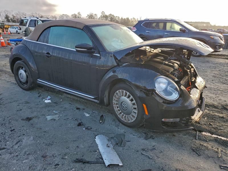 Photo 4 from auction – 2013 VOLKSWAGEN BEETLE with VIN 3VW5P7AT9DM828292