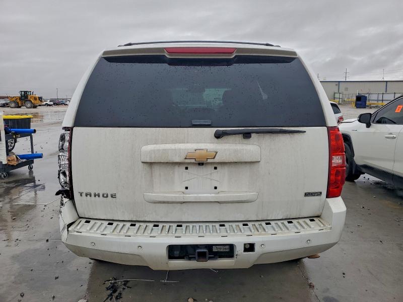 Zdjęcie 6 z aukcji – 2011 CHEVROLET TAHOE z VIN 1GNSCBE03BR368103