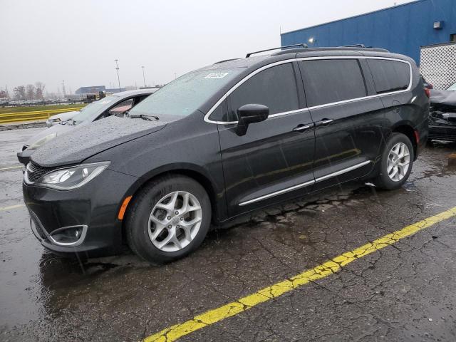 CHRYSLER PACIFICA T 2017 with VIN 2C4RC1BG9HR607952 - Photo from auction