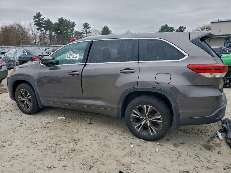 Photo 2 from auction – 2017 TOYOTA HIGHLANDER with VIN 5TDZARFH8HS023301