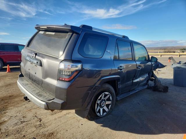 Photo 3 from auction – 2017 TOYOTA 4RUNNER SR with VIN JTEBU5JRXH5446688