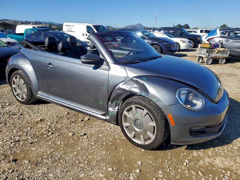 Photo 4 from auction – 2013 VOLKSWAGEN BEETLE with VIN 3VW5P7ATXDM833579