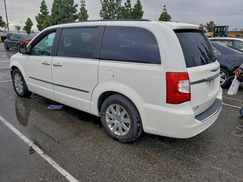 Photo 2 from auction – 2012 CHRYSLER TOWN & COU with VIN 2C4RC1CG7CR226639