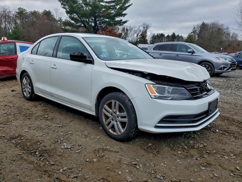 Photo 4 from auction – 2015 VOLKSWAGEN JETTA BASE with VIN 3VW2K7AJ4FM352519