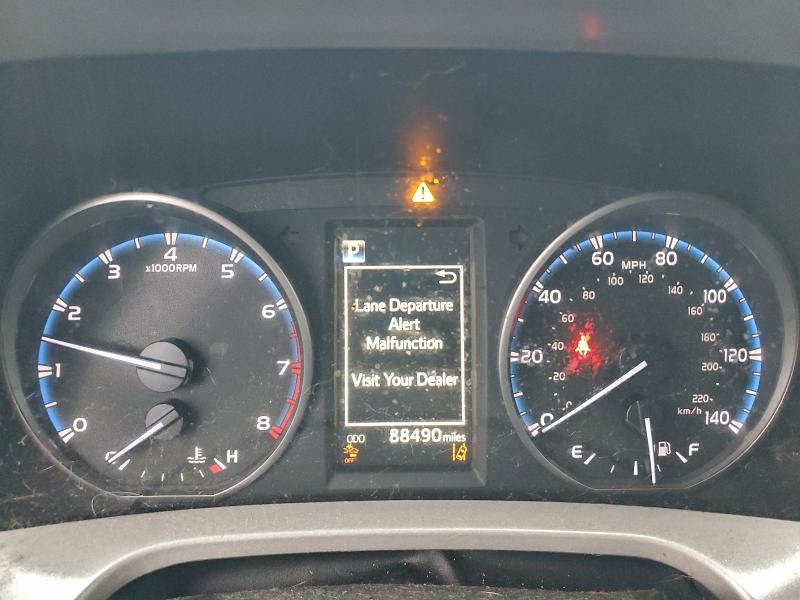 Photo 9 from auction – 2018 TOYOTA RAV4 ADVEN with VIN 2T3RFREVXJW781802