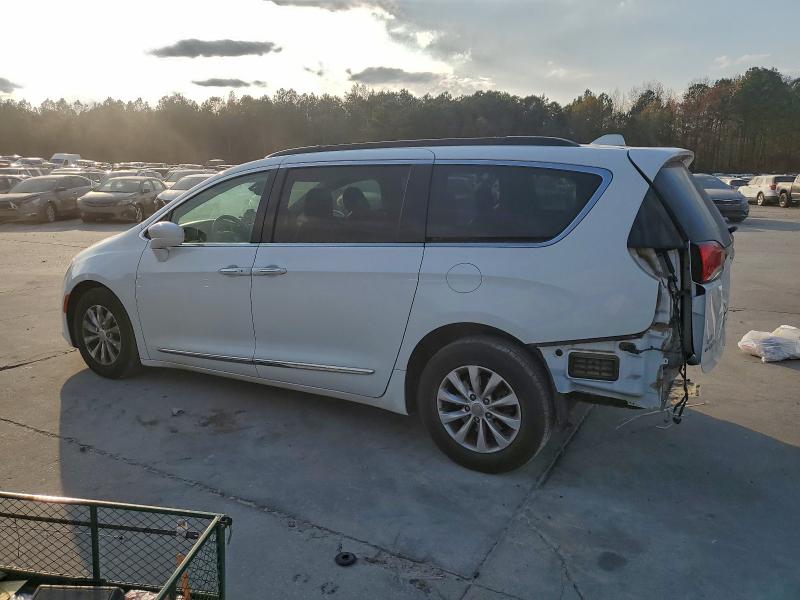Photo 2 from auction – 2017 CHRYSLER PACIFICA T with VIN 2C4RC1BG5HR702346