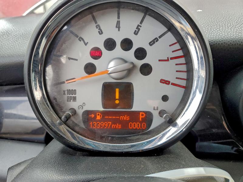 Photo 9 from auction – 2010 MINI COOPER with VIN WMWMF7C58ATZ69770