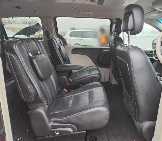 Photo 11 from auction – 2012 CHRYSLER TOWN & COU with VIN 2C4RC1CG5CR124630