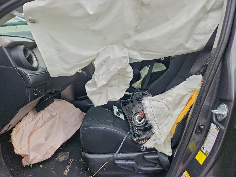 Photo 7 from auction – 2016 TOYOTA RAV4 XLE with VIN 2T3WFREV7GW234935