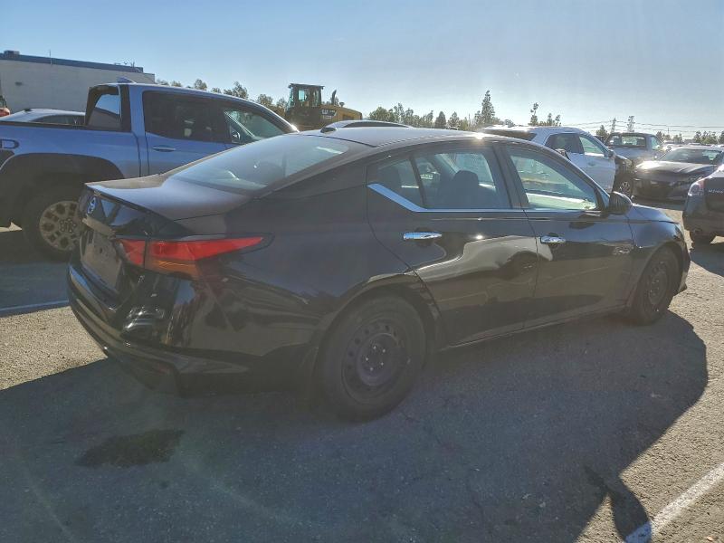 Photo 3 from auction – 2019 NISSAN ALTIMA with VIN 1N4BL4BV5KC134462