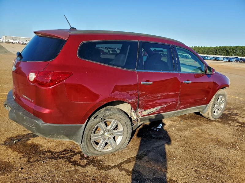 Photo 3 from auction – 2010 CHEVROLET TRAVERSE L with VIN 1GNLRFED7AS103219