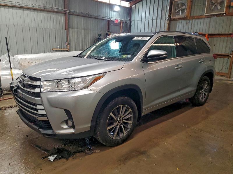 TOYOTA HIGHLANDER 2018 with VIN 5TDJZRFH1JS551905 - Photo from auction