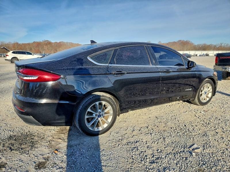 Photo 3 from auction – 2019 FORD FUSION SE with VIN 3FA6P0LU5KR119143