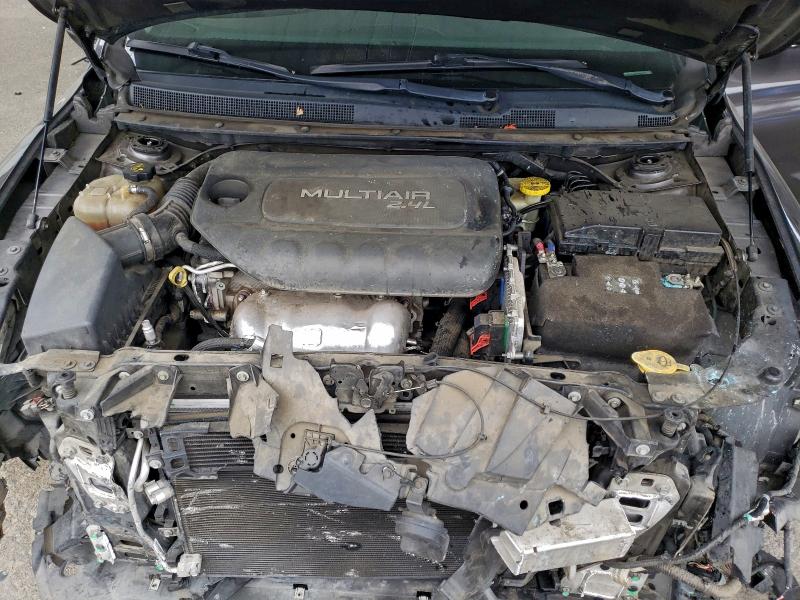 Photo 11 from auction – 2015 CHRYSLER 200 LIMITE with VIN 1C3CCCAB0FN627271