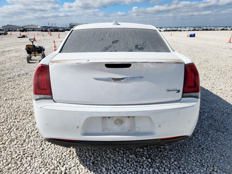 Photo 6 from auction – 2018 CHRYSLER 300 S with VIN 2C3CCABG3JH245123