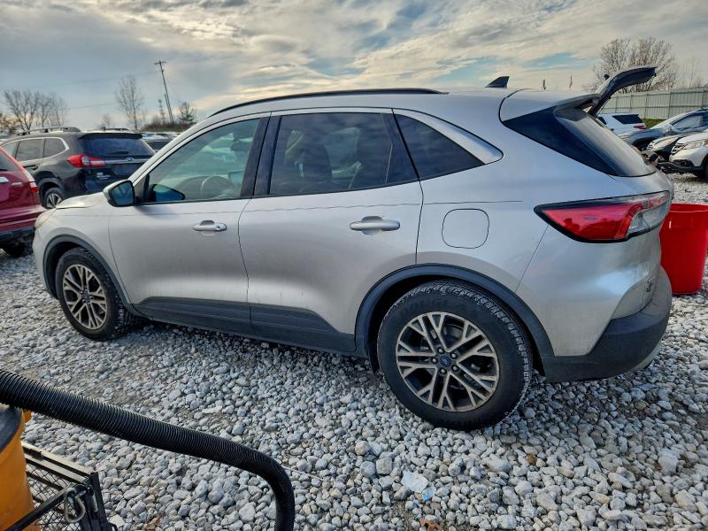 Photo 2 from auction – 2020 FORD ESCAPE SEL with VIN 1FMCU0H63LUA69400