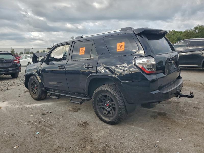 Photo 2 from auction – 2023 TOYOTA 4RUNNER SR with VIN JTEFU5JR6P5303057