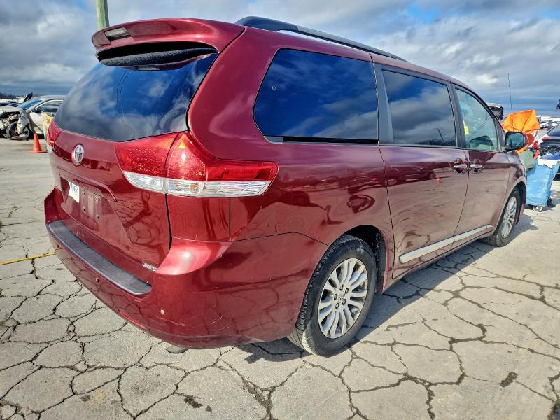 Photo 3 from auction – 2013 TOYOTA SIENNA XLE with VIN 5TDYK3DC8DS390058