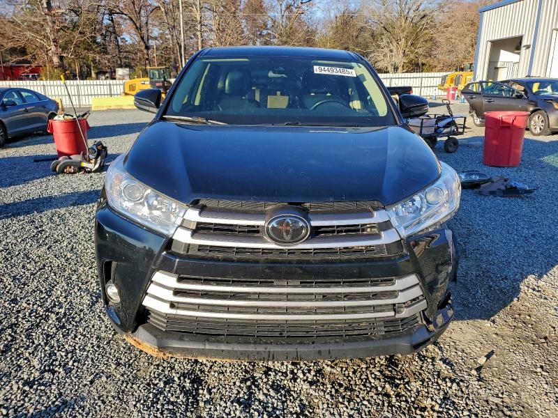 Photo 5 from auction – 2018 TOYOTA HIGHLANDER with VIN 5TDZZRFH8JS263205