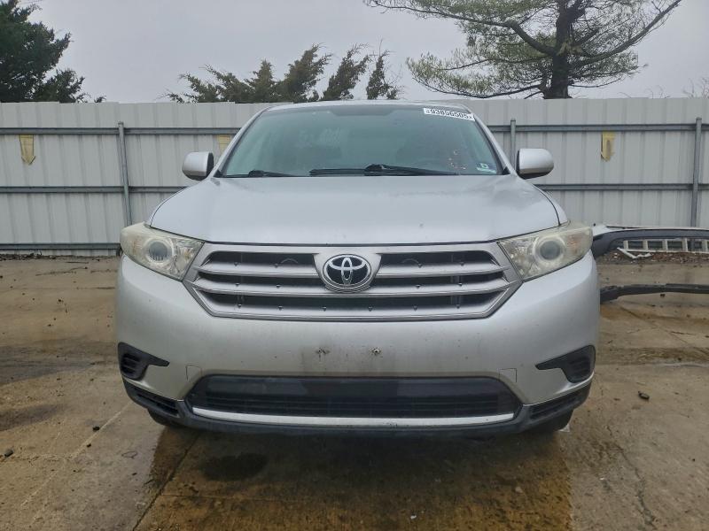 Photo 5 from auction – 2013 TOYOTA HIGHLANDER with VIN 5TDBK3EH9DS211798