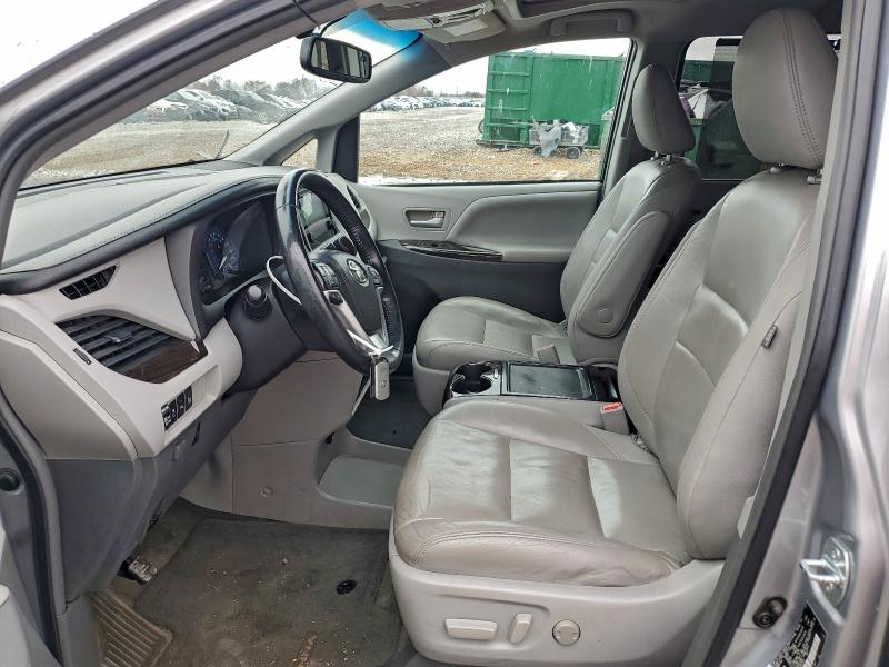 Photo 7 from auction – 2015 TOYOTA SIENNA XLE with VIN 5TDDK3DC7FS097625