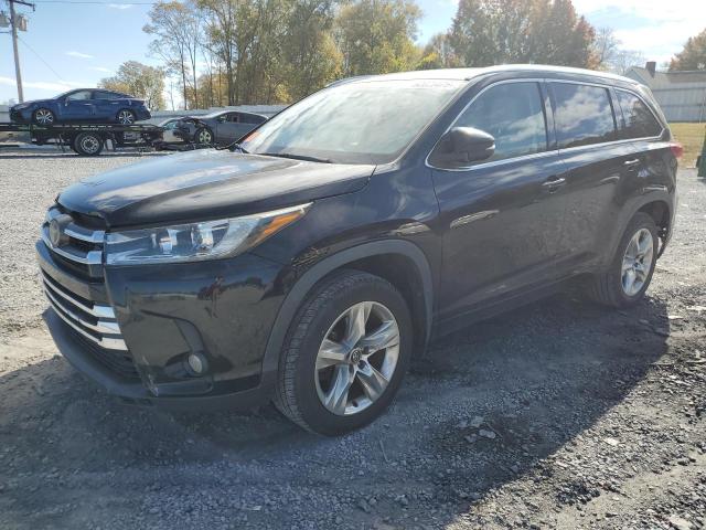 TOYOTA HIGHLANDER 2018 with VIN 5TDDZRFH7JS899804 - Photo from auction