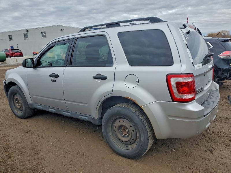 Photo 2 from auction – 2011 FORD ESCAPE XLT with VIN 1FMCU0D77BKC00272