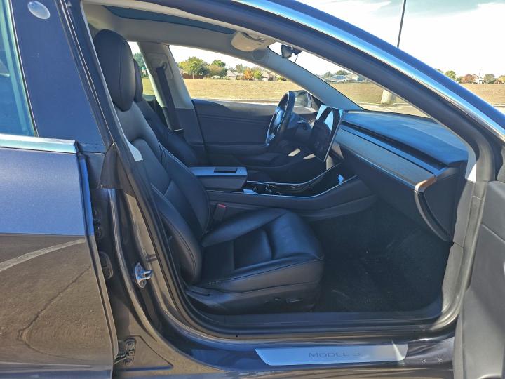 Photo 5 from auction – 2018 TESLA MODEL 3 with VIN 5YJ3E1EA2JF158302