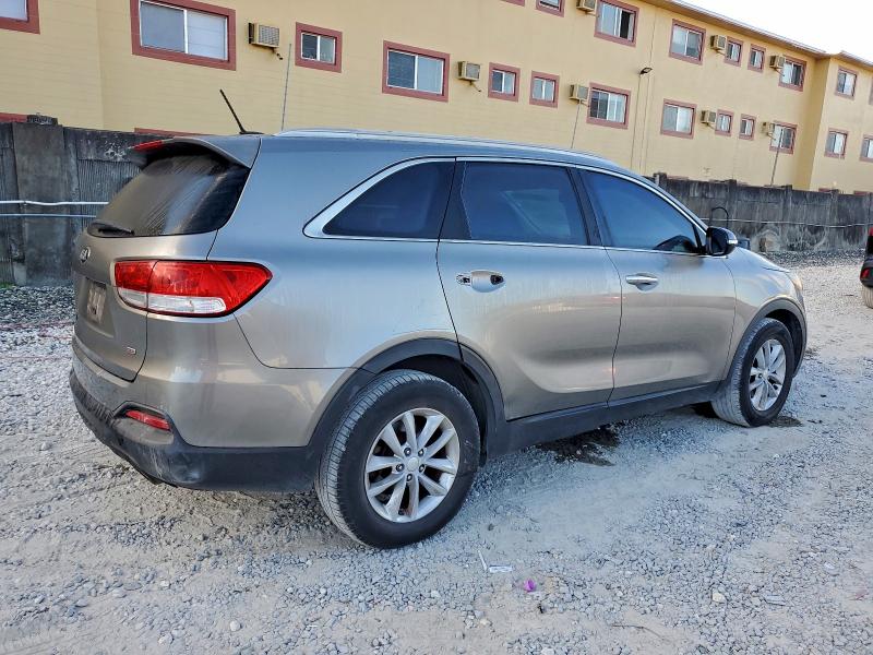 Photo 3 from auction – 2016 KIA SORENTO LX with VIN 5XYPG4A32GG168527
