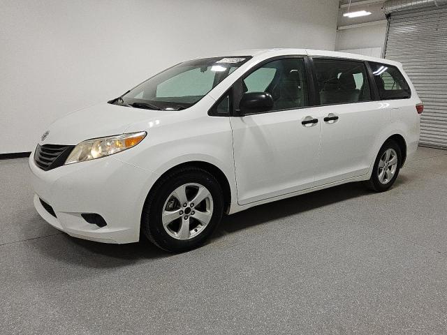 TOYOTA SIENNA 2017 with VIN 5TDZZ3DC5HS816309 - Photo from auction