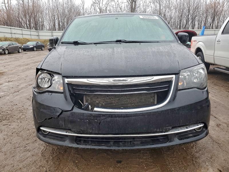 Photo 5 from auction – 2015 CHRYSLER TOWN & COU with VIN 2C4RC1HG5FR554218