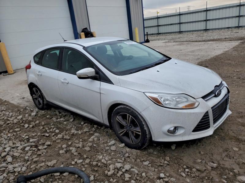 Photo 4 from auction – 2014 FORD FOCUS SE with VIN 1FADP3K21EL427938