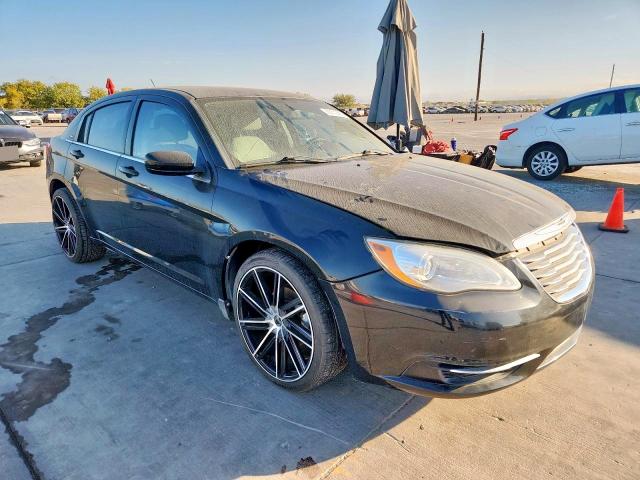 Photo 4 from auction – 2014 CHRYSLER 200 LX with VIN 1C3CCBAGXEN101377