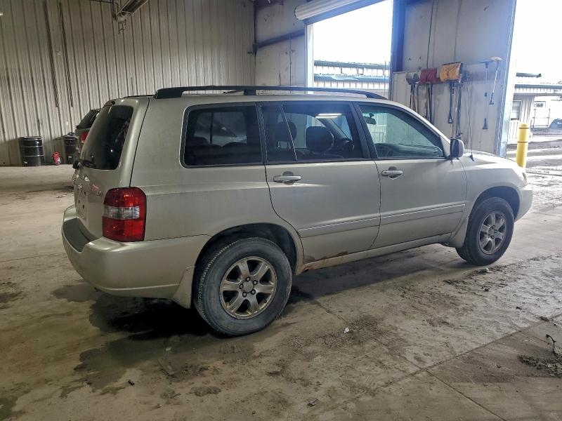 Photo 3 from auction – 2005 TOYOTA HIGHLANDER with VIN JTEEP21A150083624