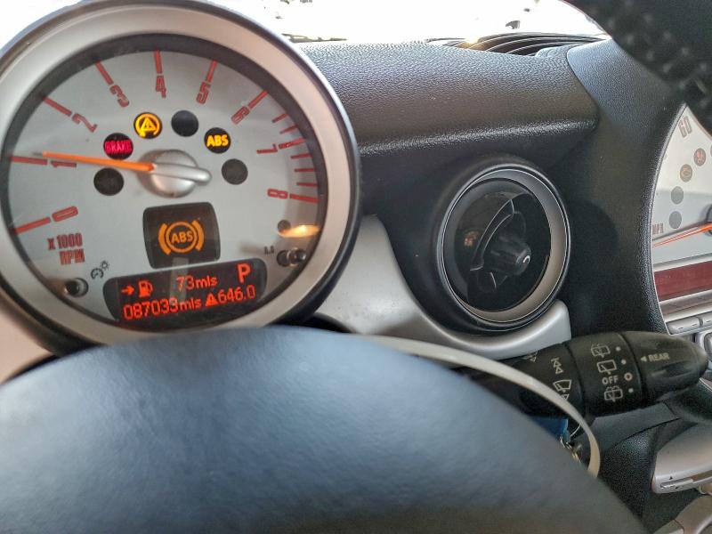 Photo 9 from auction – 2010 MINI COOPER with VIN WMWMF3C57ATZ24604