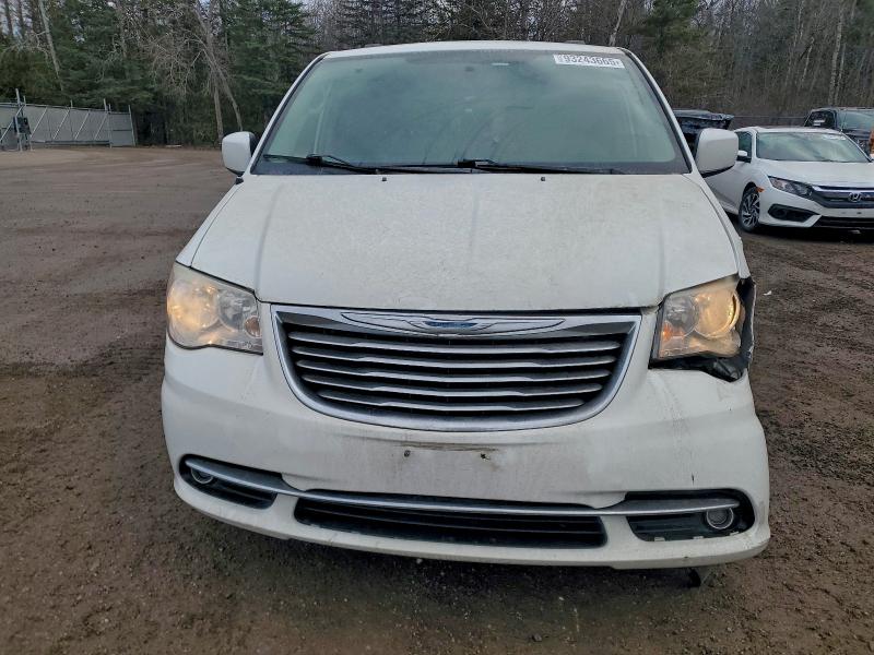 Photo 5 from auction – 2015 CHRYSLER TOWN & COU with VIN 2C4RC1CG7FR503973