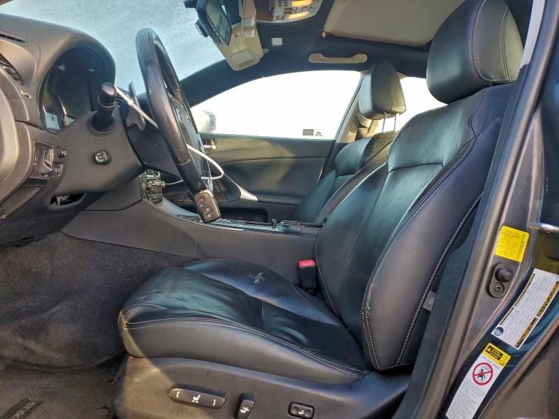 Photo 7 from auction – 2011 LEXUS IS 250 with VIN JTHCF5C25B5052038