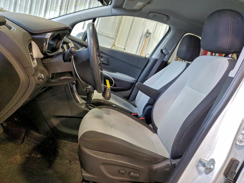 Photo 7 from auction – 2020 CHEVROLET TRAX LS with VIN 3GNCJNSB5LL265677