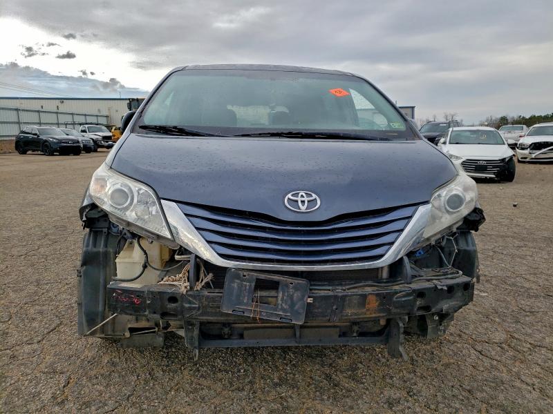 Photo 5 from auction – 2015 TOYOTA SIENNA LE with VIN 5TDJK3DC6FS095741